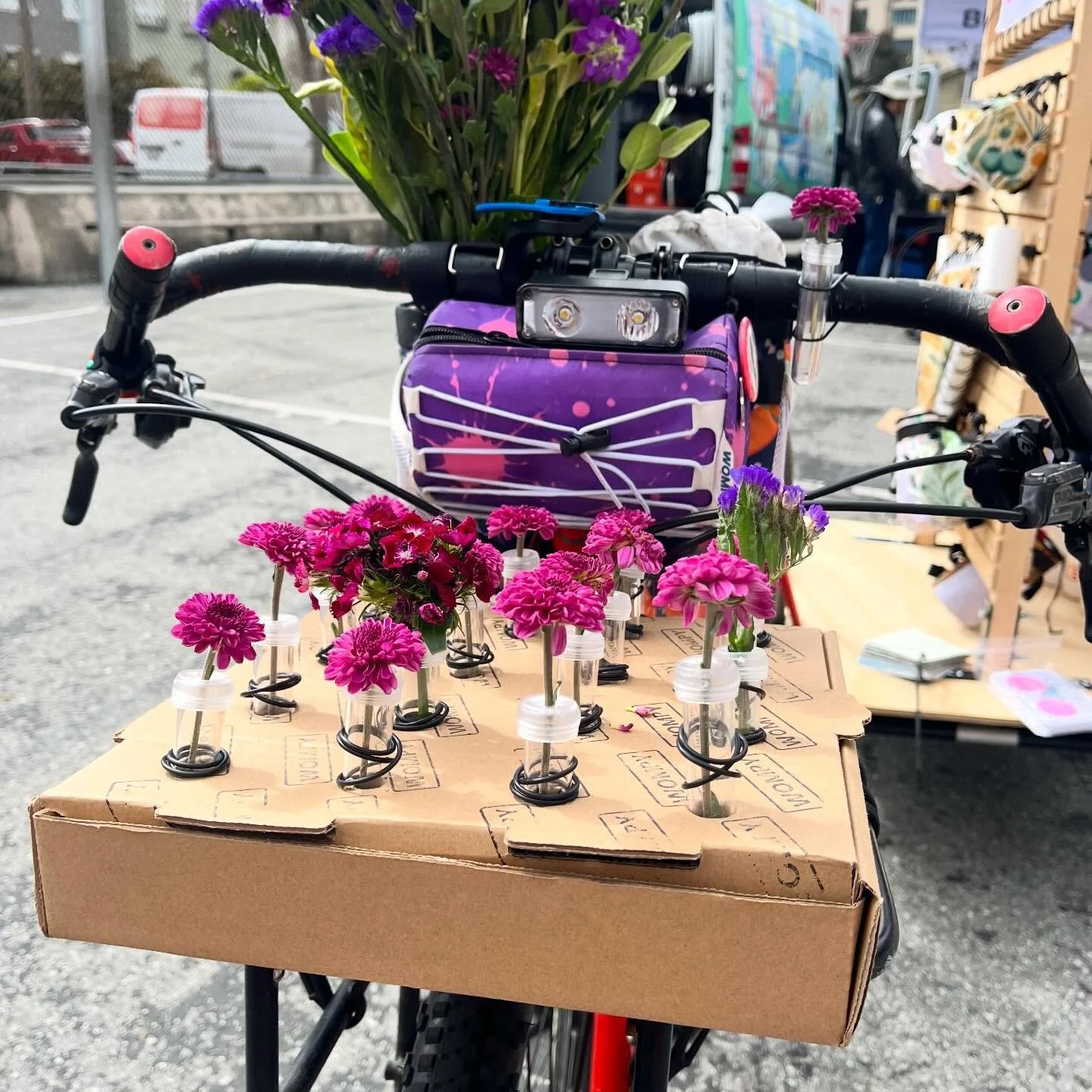No need to stop if you want to smell the roses. Grab a Handlebar Bud Vase on our website and you can bring one with you all week long 🌸🌺🌻