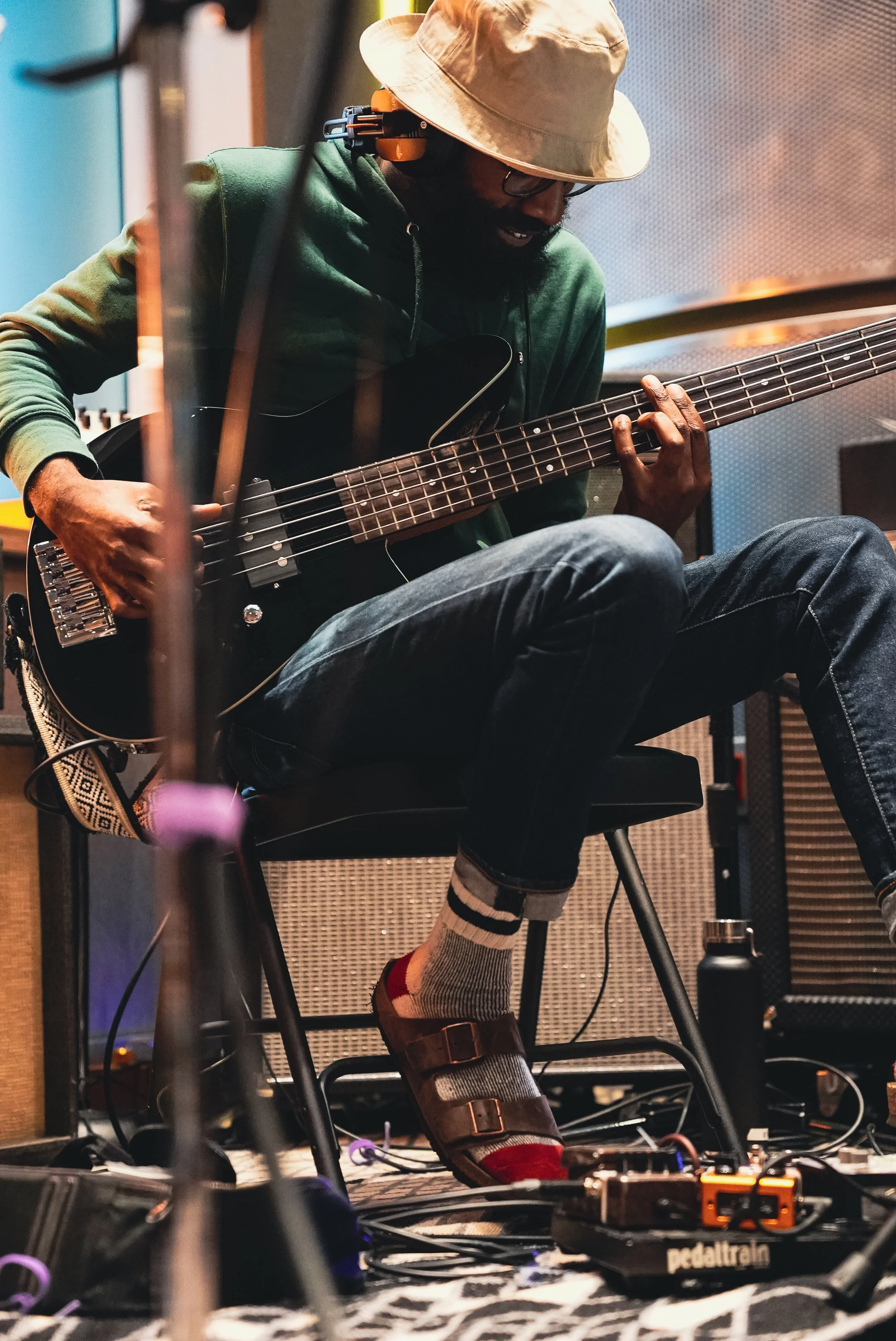 behind the scenes with the della kit