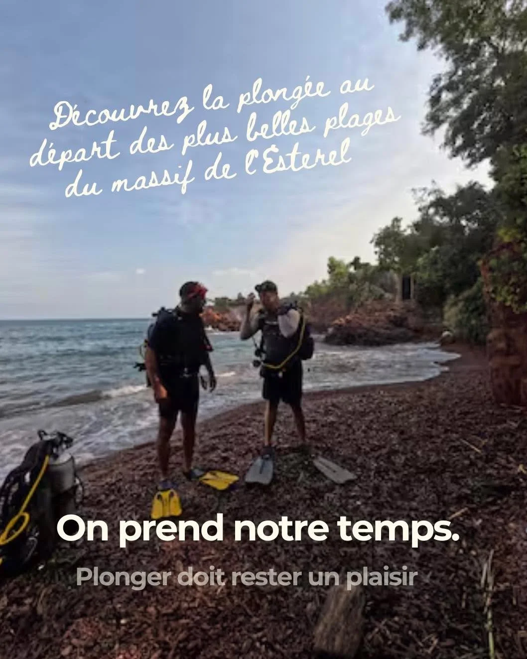 Pr&ecirc;t &agrave; d&eacute;couvrir ce qui se cache sous la surface ? 🌊✨

Il n&rsquo;y a pas d&rsquo;&acirc;ge pour sauter le pas ! Que ce soit pour un premier bapt&ecirc;me en famille ou pour perfectionner votre technique avec nos cours, l&rsquo;E