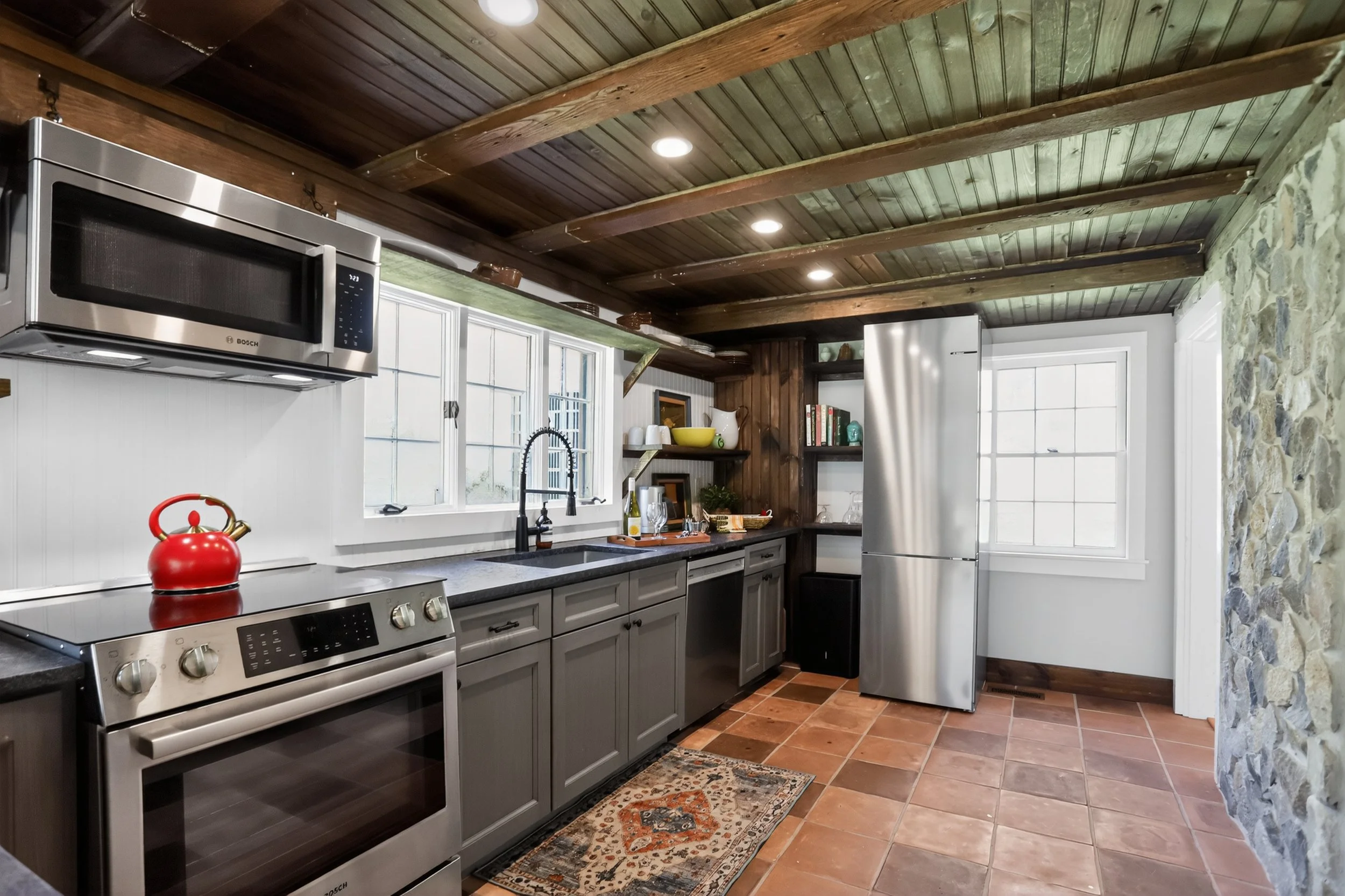 12_6169_Carversville_Rd_Doylestown_PA_18902-Kitchen-IMG_0624.jpg