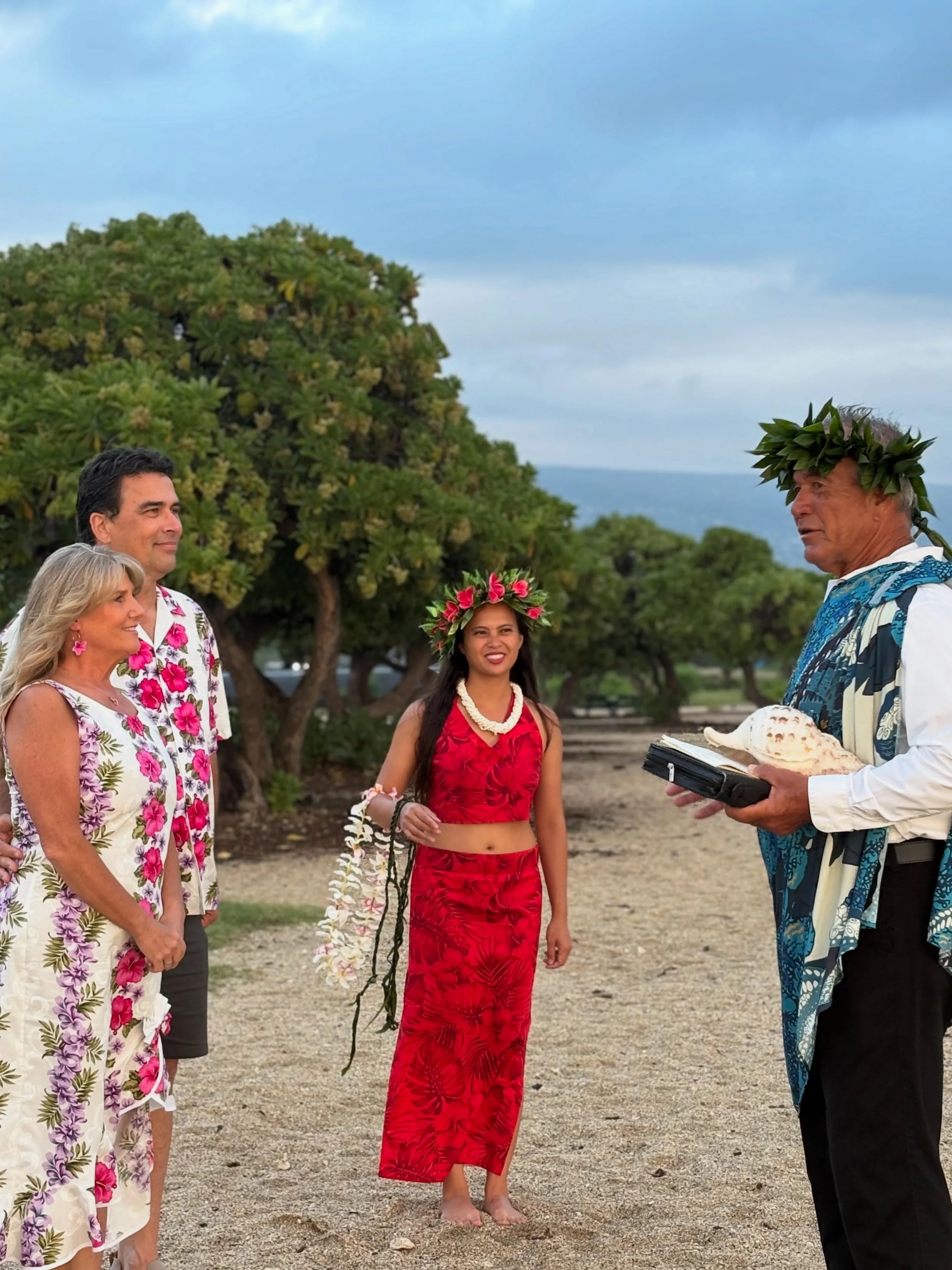Hoʻomākaukau Hoʻomaka (Simple Beach Ceremony)