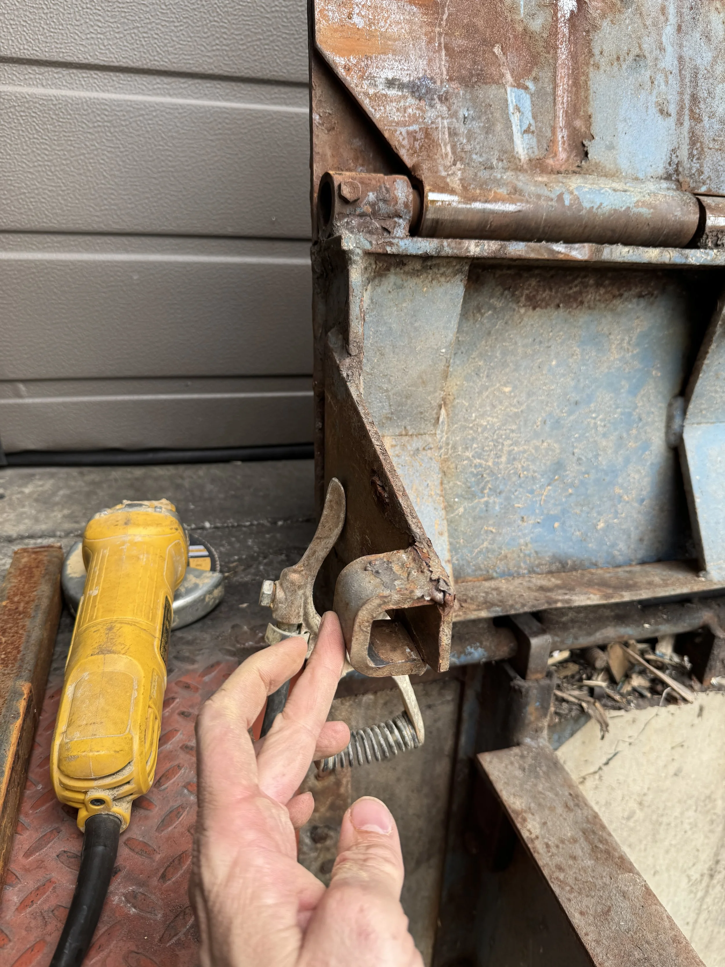 Emergency dock plate repair in Corbin KY with welded steel support tubing