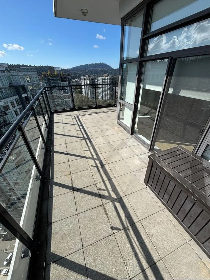 Clean balcony after BalcoScrub deep cleaning