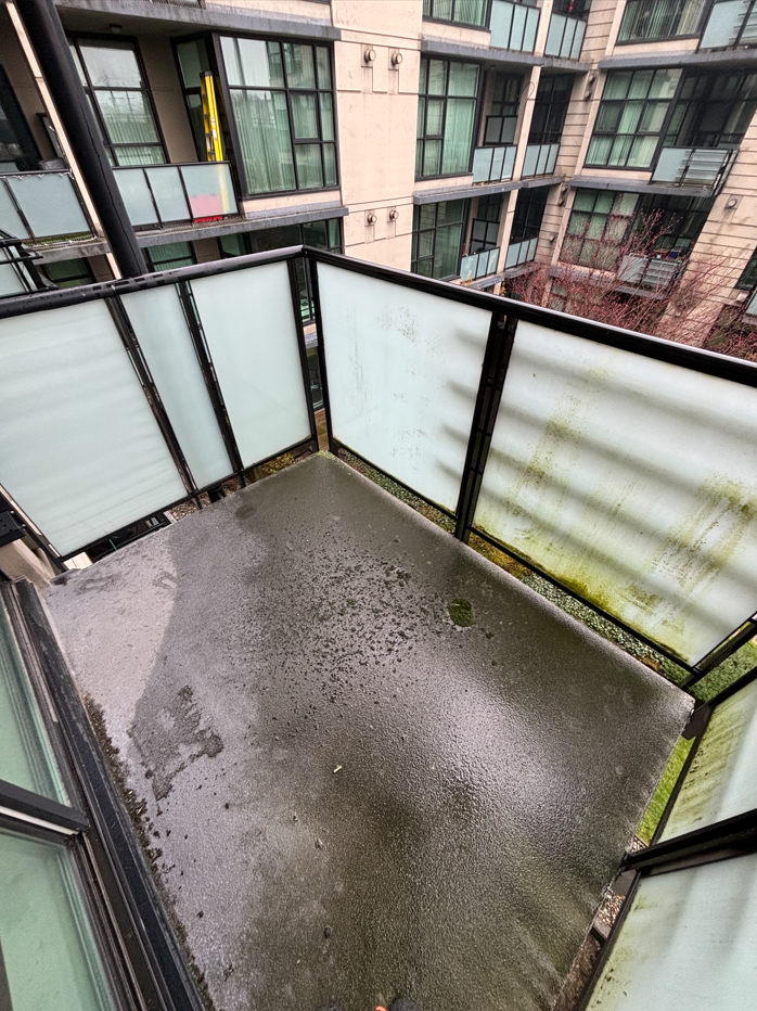 Before BalcoScrub balcony deep clean