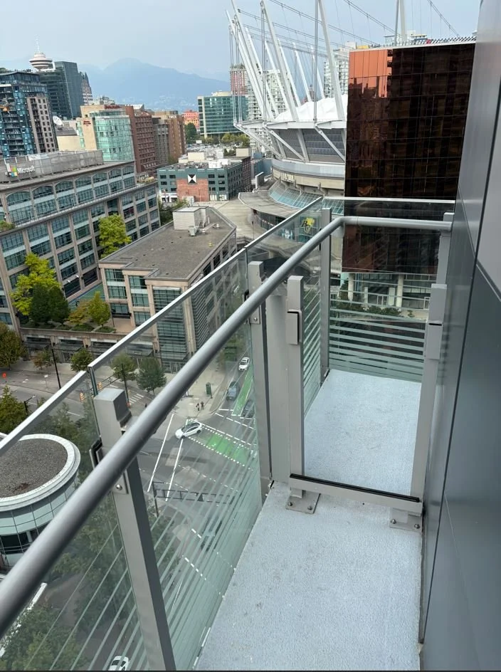Clean balcony after BalcoScrub deep cleaning