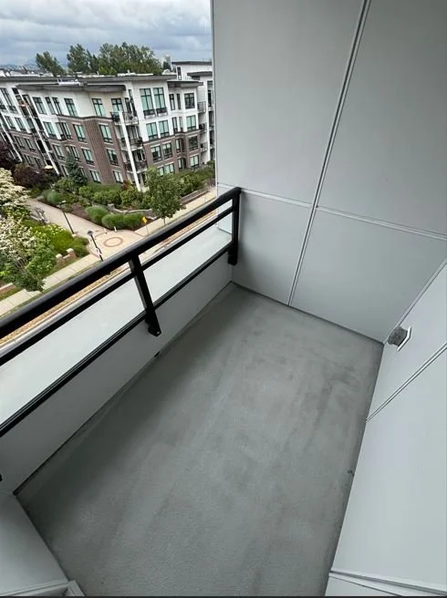 Clean balcony after BalcoScrub deep cleaning