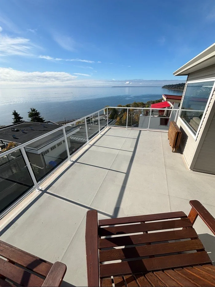 Clean balcony after BalcoScrub deep cleaning