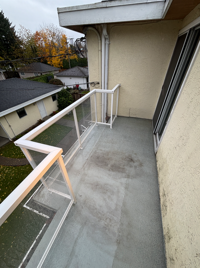Clean balcony after BalcoScrub deep cleaning
