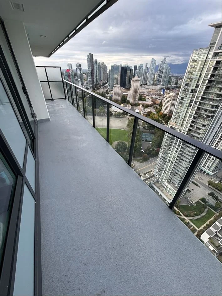 Clean balcony after BalcoScrub deep cleaning