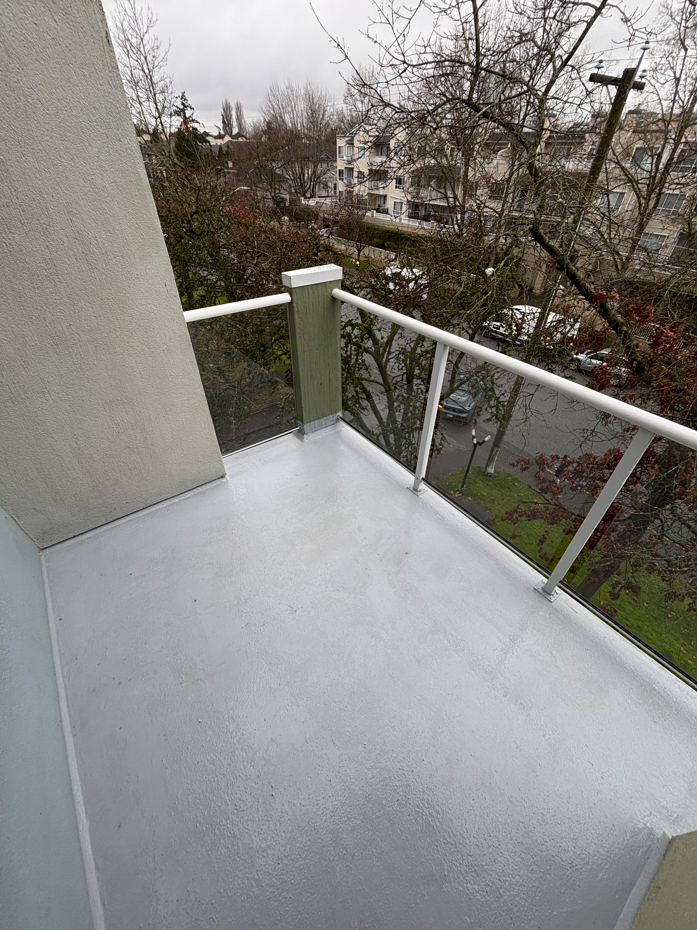 Clean balcony after BalcoScrub deep cleaning