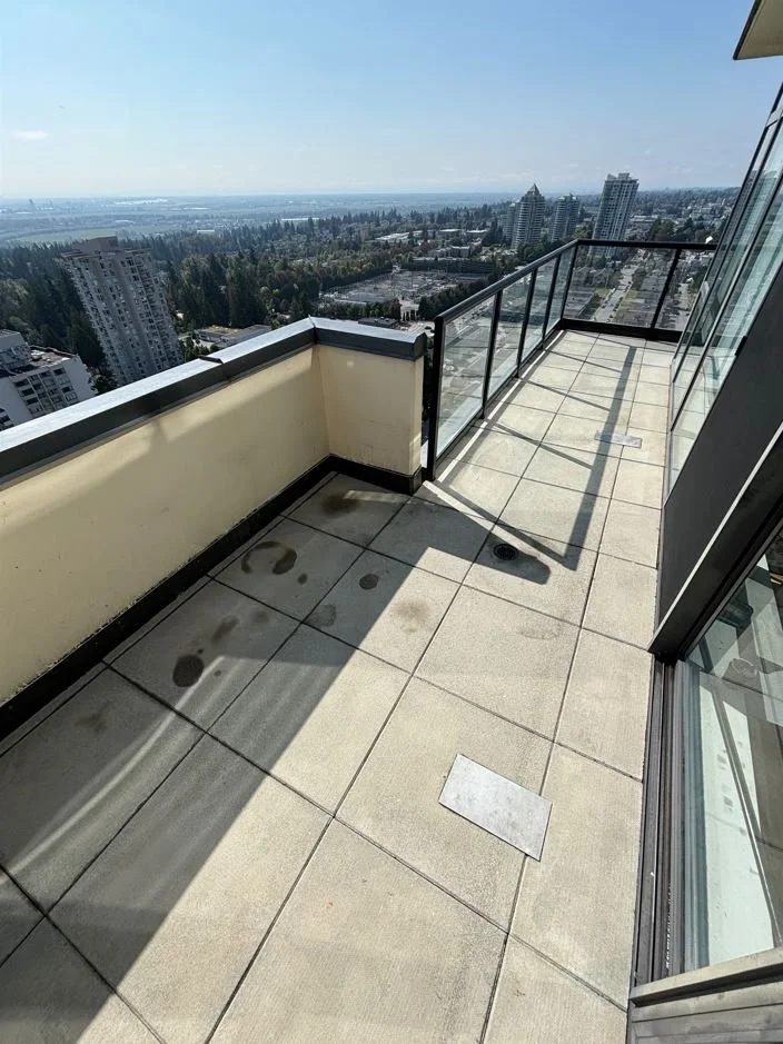 Clean balcony after BalcoScrub deep cleaning