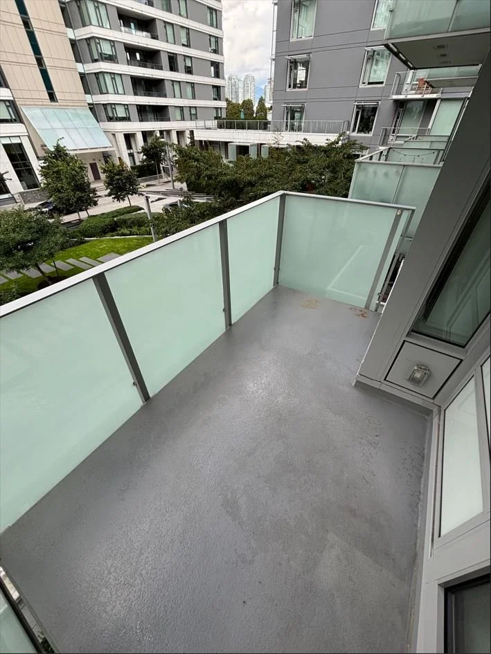 Clean balcony after BalcoScrub deep cleaning
