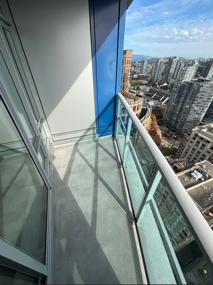 Clean balcony after BalcoScrub deep cleaning
