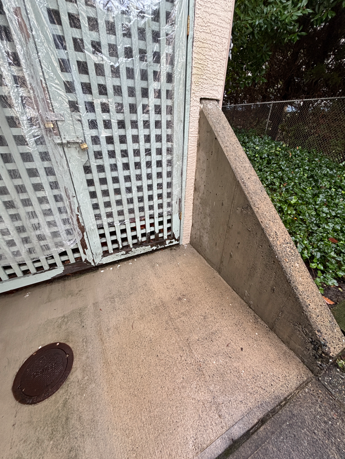Clean balcony after BalcoScrub deep cleaning