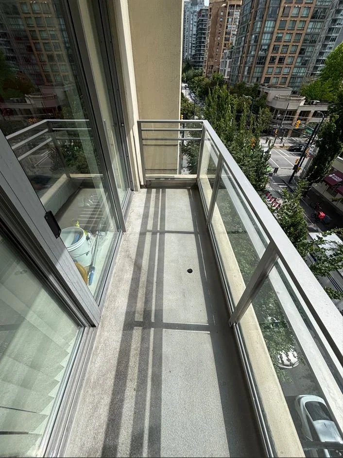 Clean balcony after BalcoScrub deep cleaning