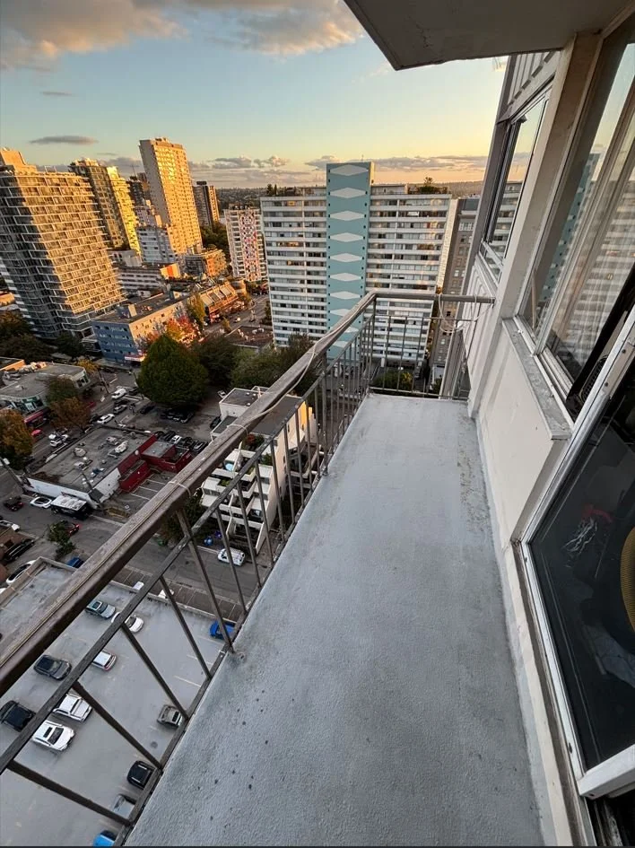 Clean balcony after BalcoScrub deep cleaning
