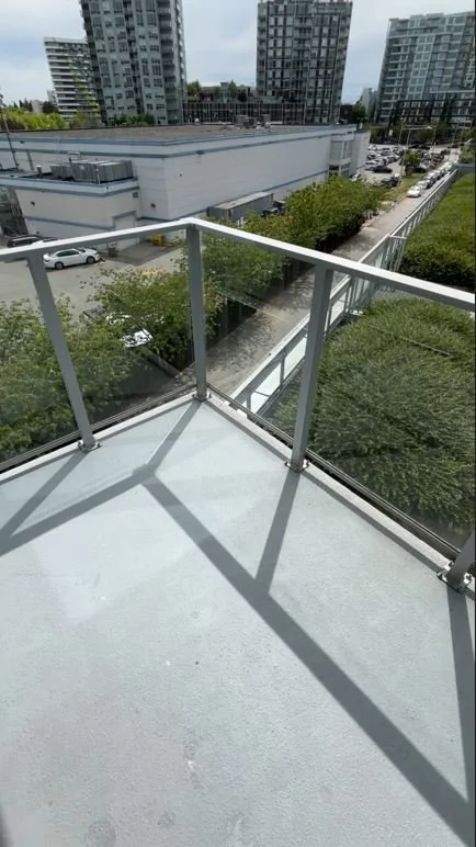 Clean balcony after BalcoScrub deep cleaning