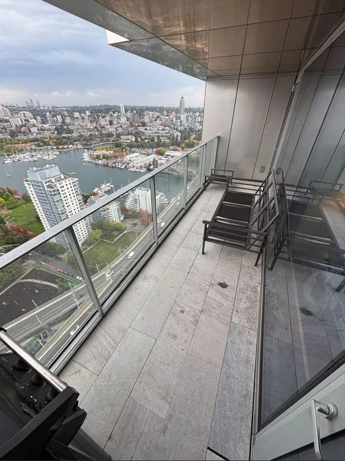 Clean balcony after BalcoScrub deep cleaning