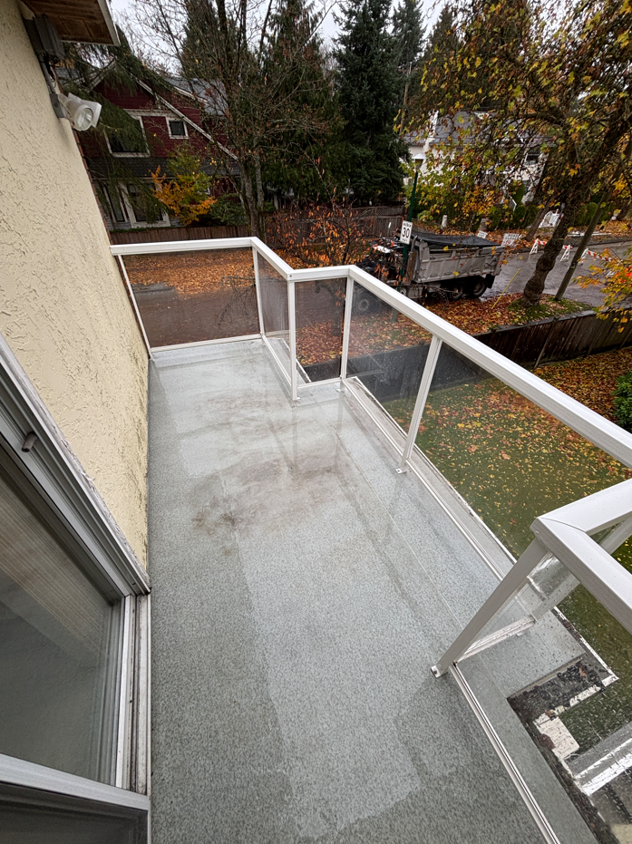 Clean balcony after BalcoScrub deep cleaning
