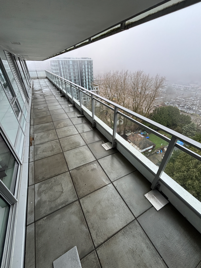 Clean balcony after BalcoScrub deep cleaning