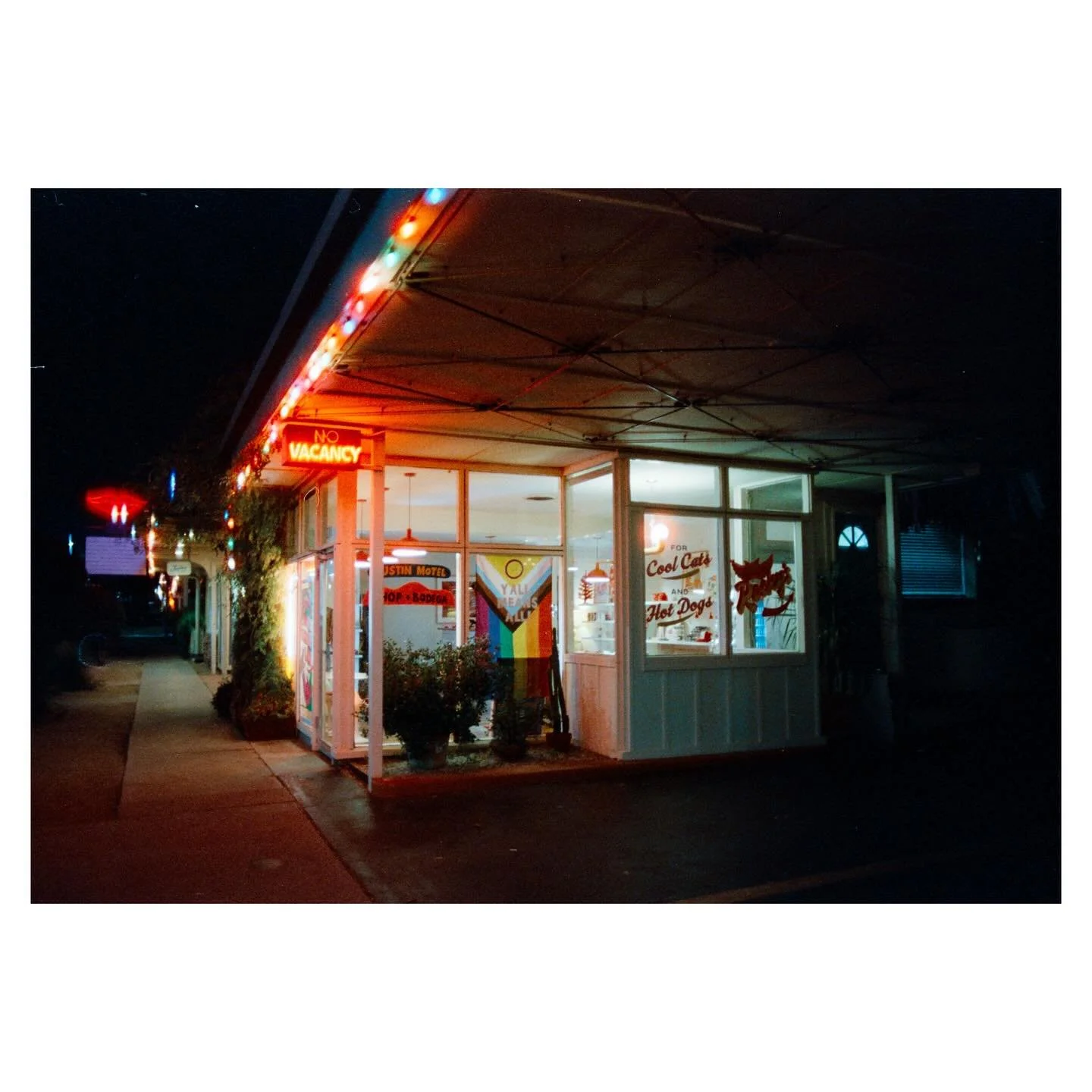 Austin, TX
December 2025

&mdash;&mdash;
Cinestill 800T (pushed +1)
Developed by @hollandphotoimaging