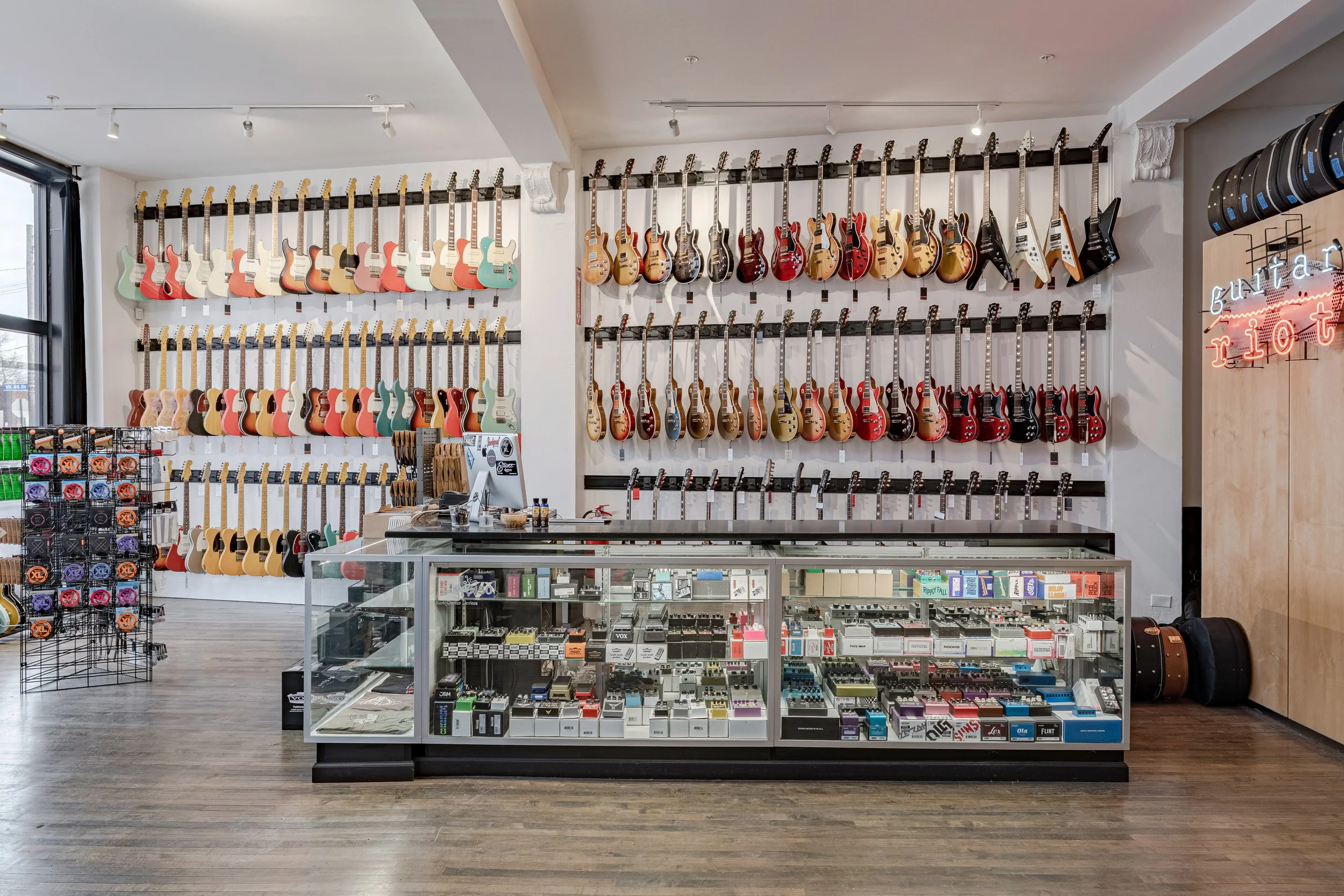 007-Guitar-RIot.jpg