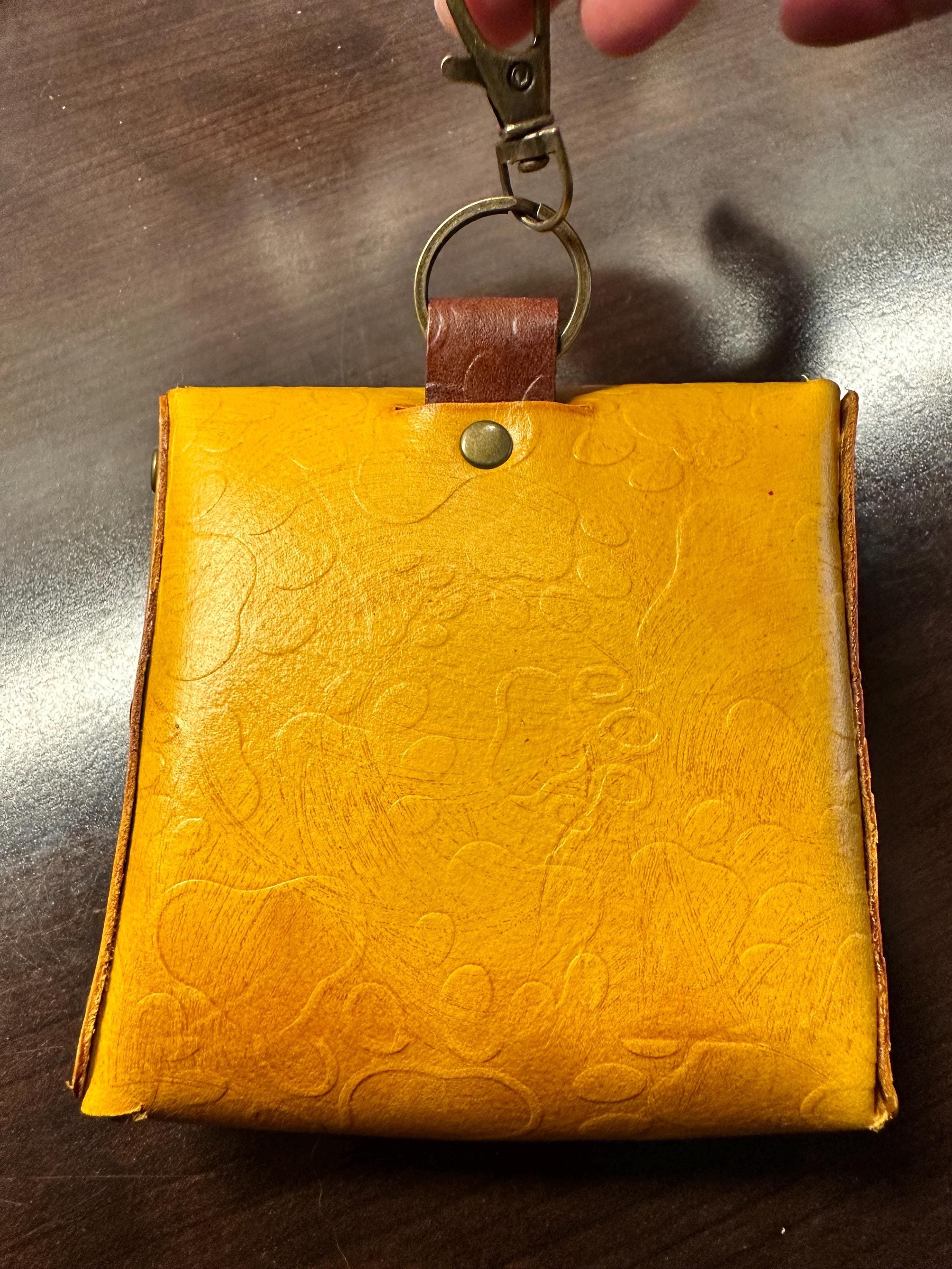 https://i.etsystatic.com/54404611/r/il/d05e38/6576447009/il_fullxfull.6576447009_ikyi.jpg