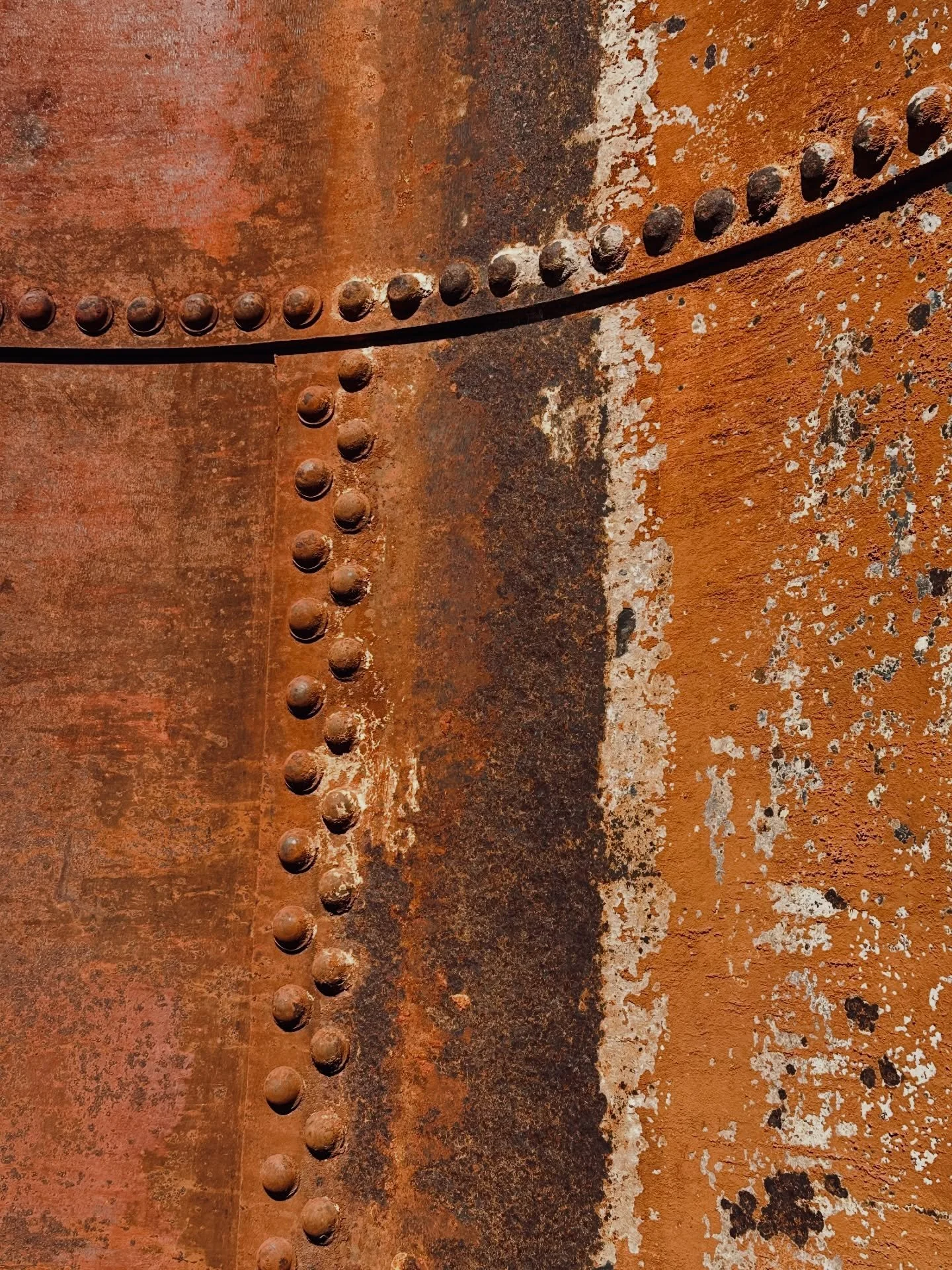 Last week&rsquo;s visit to The Salvage Yard, Castlemaine (@thesalvageyard) was a reminder that inspiration doesn&rsquo;t always come from something new. Sometimes it&rsquo;s tucked away in weathered timber, worn stone and pieces that have already liv