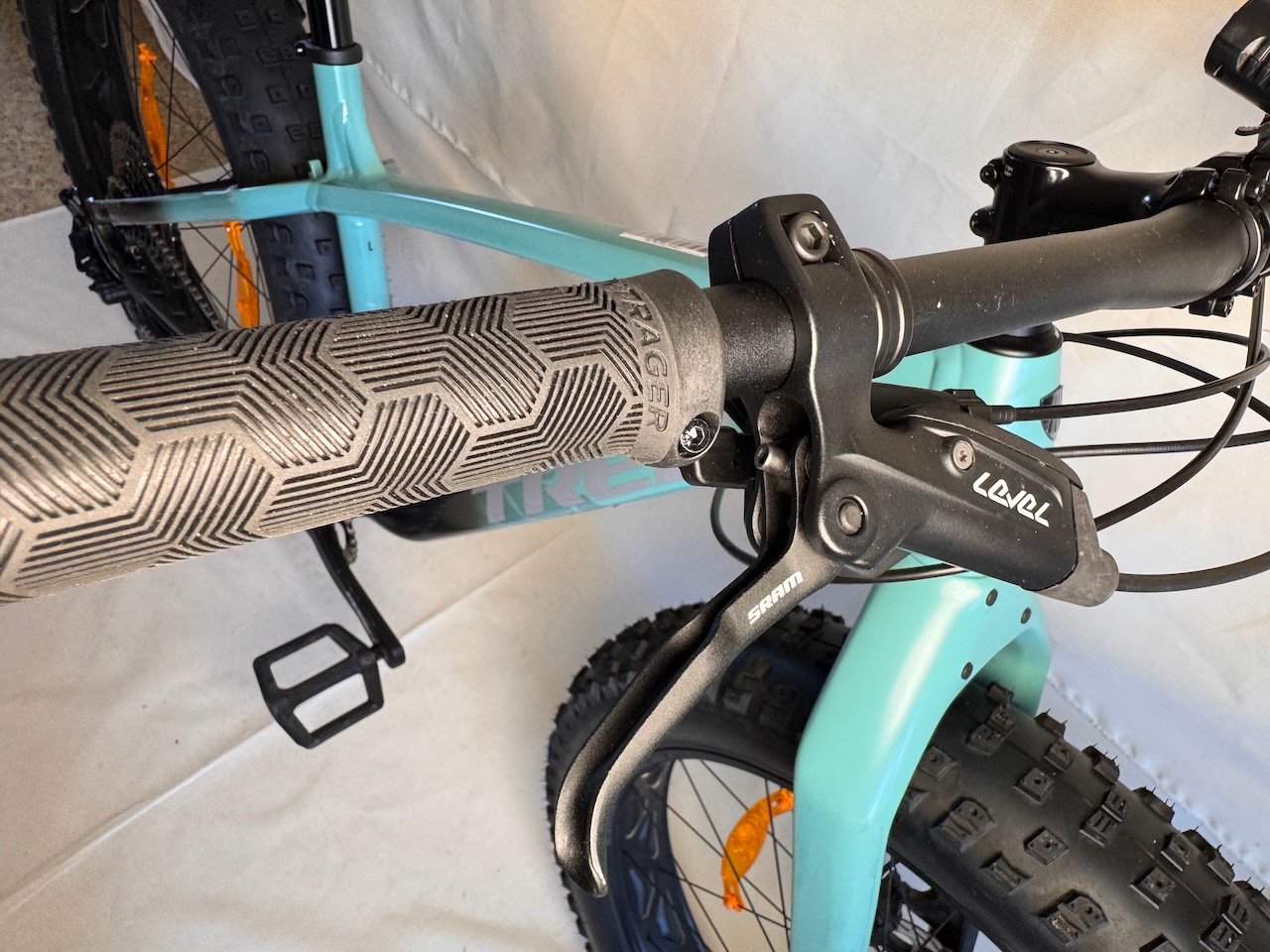 Trek Farley L - WTU044SV0484U (11).jpeg