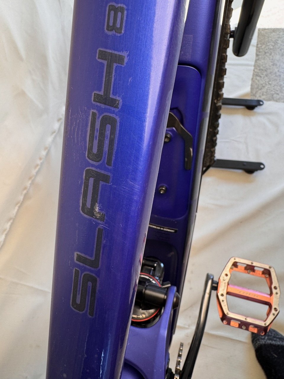 Trek Slash L - WTU263G0455T (7).jpeg