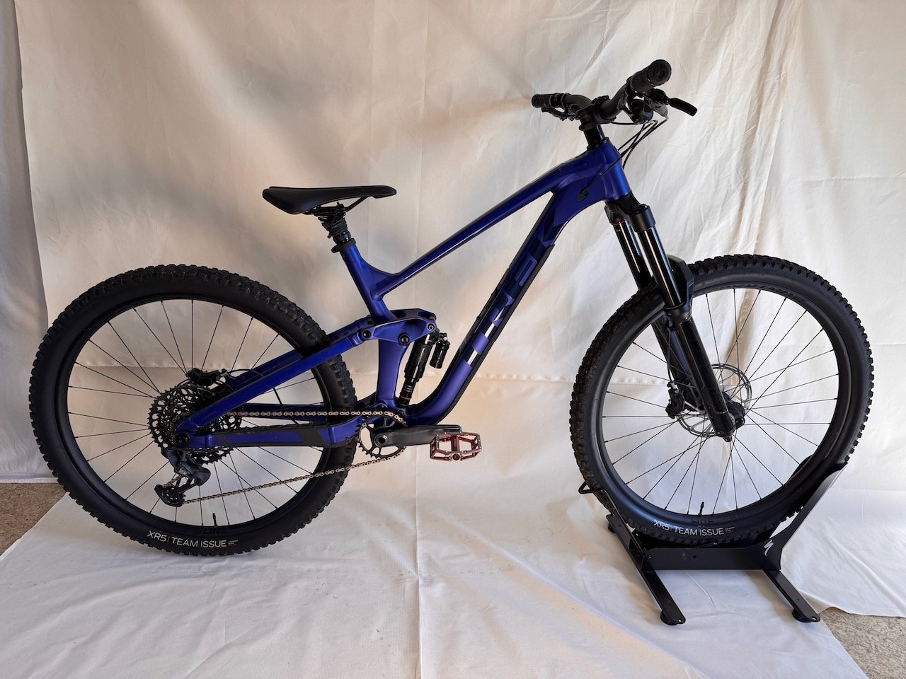 Trek Slash L - WTU263G0455T.jpeg