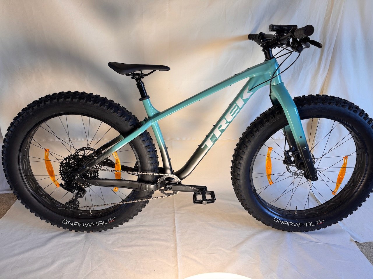 Trek Farley L
