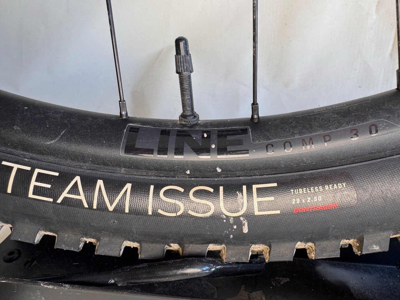Trek Slash M - WTU214G0550T (17).jpeg