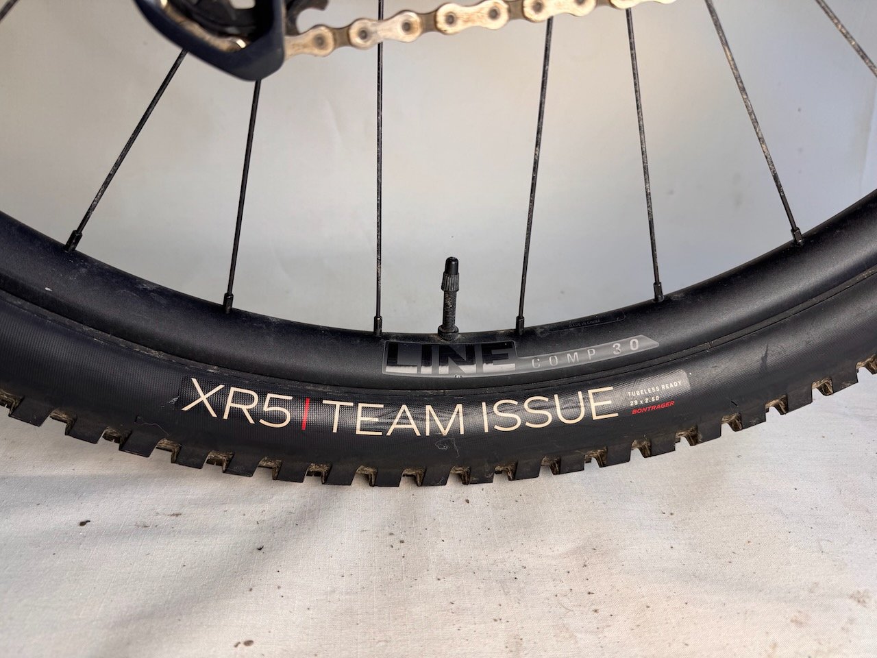 Trek Slash M - WTU214G0550T (6).jpeg