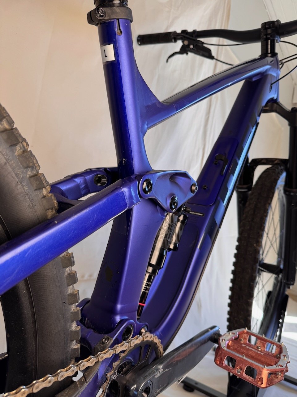 Trek Slash L - WTU263G0455T (4).jpeg