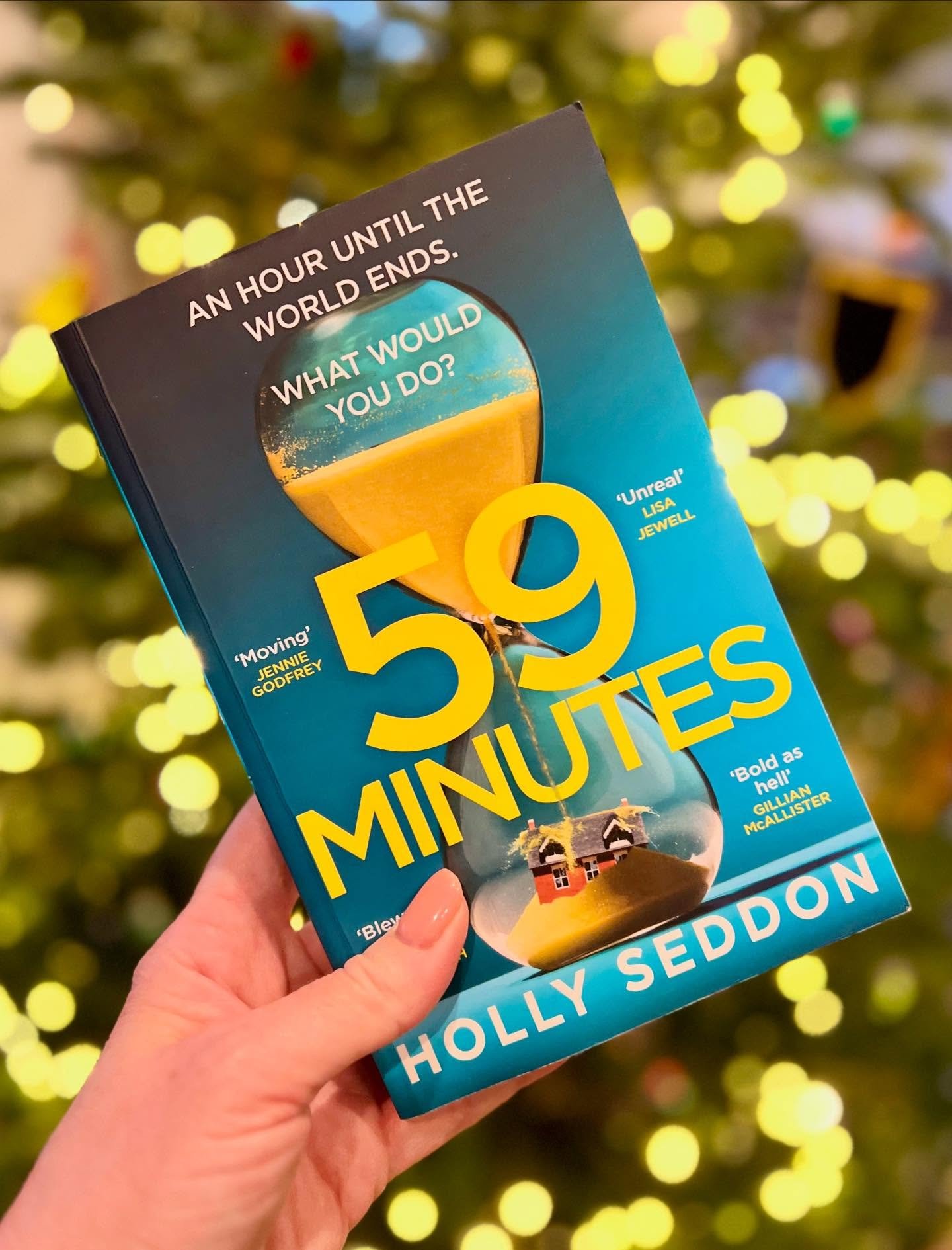 I don&rsquo;t read many contemporary thrillers, but the premise of 59 Minutes really appealed to me - three women battling to reach loved ones after alerts announce a missile strike on the south of England. The reaction of the public, the government,