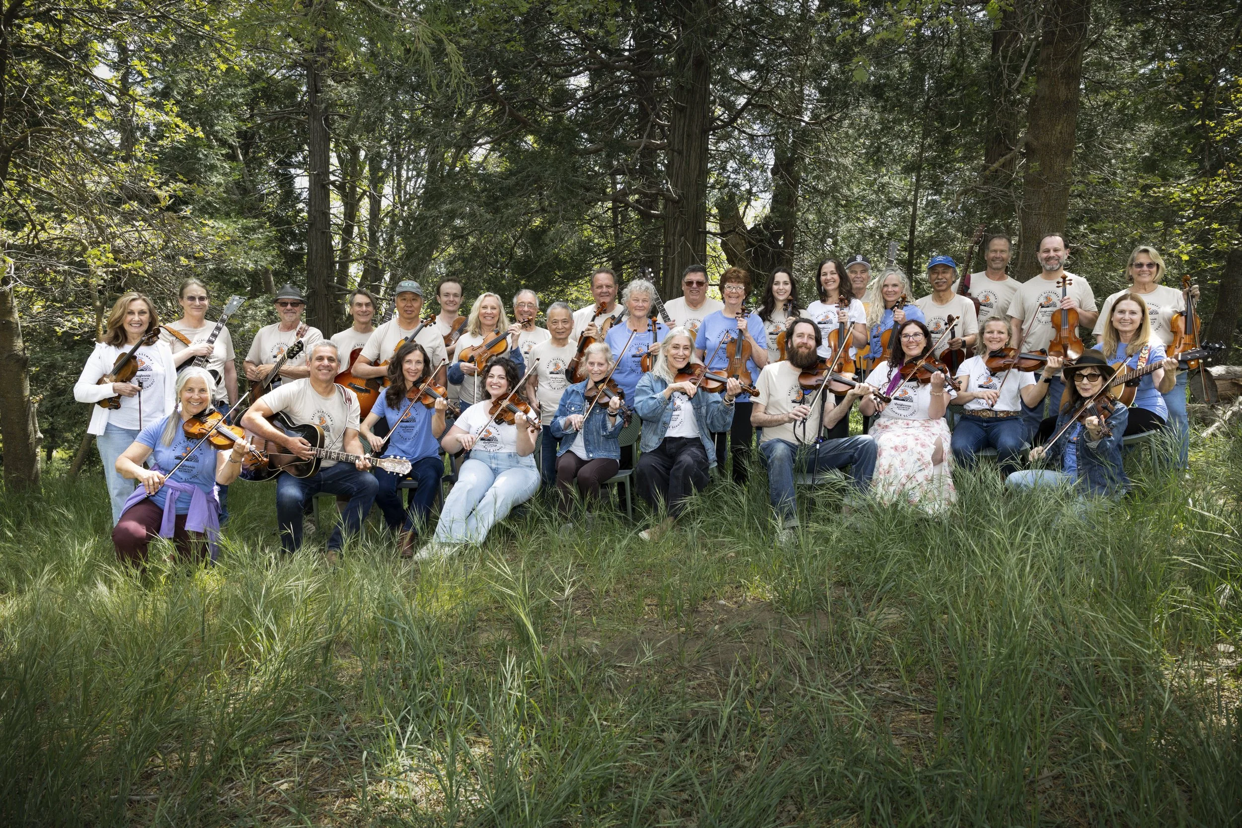 Group photo of all the attendees of the fiddle school retreat 