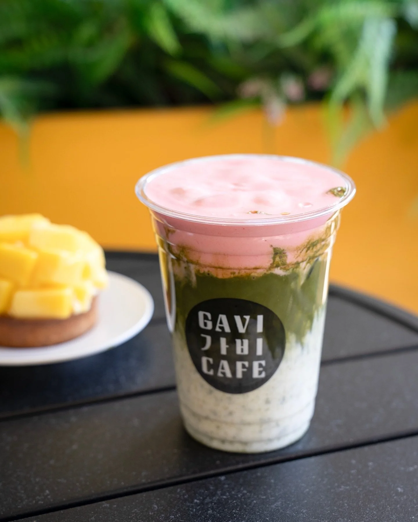 Our new Valentine&rsquo;s menu is here 💕
These drinks are available for February only, so don&rsquo;t miss your chance to try them. 
🍓Strawberry Cloud Matcha Nitro matcha topped with soft strawberry cream
🌹Velvet Cheesecake Housemade red velvet dr