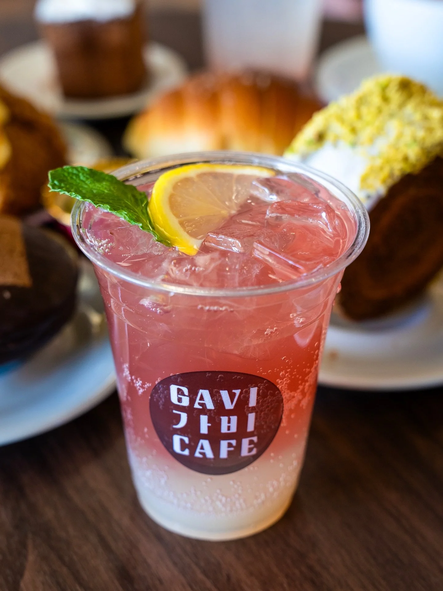 Stay cool with a Pink Elderflower Lemonade🌸
#pinklemonade #refreshing #staycool