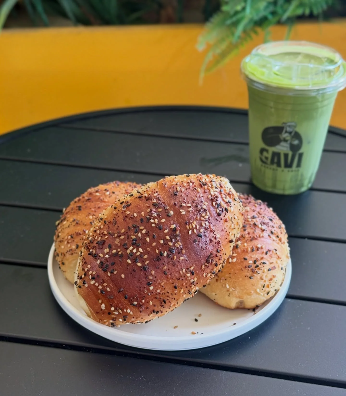 New flavor alert✨
Everything Sea Salt Bread is now here.