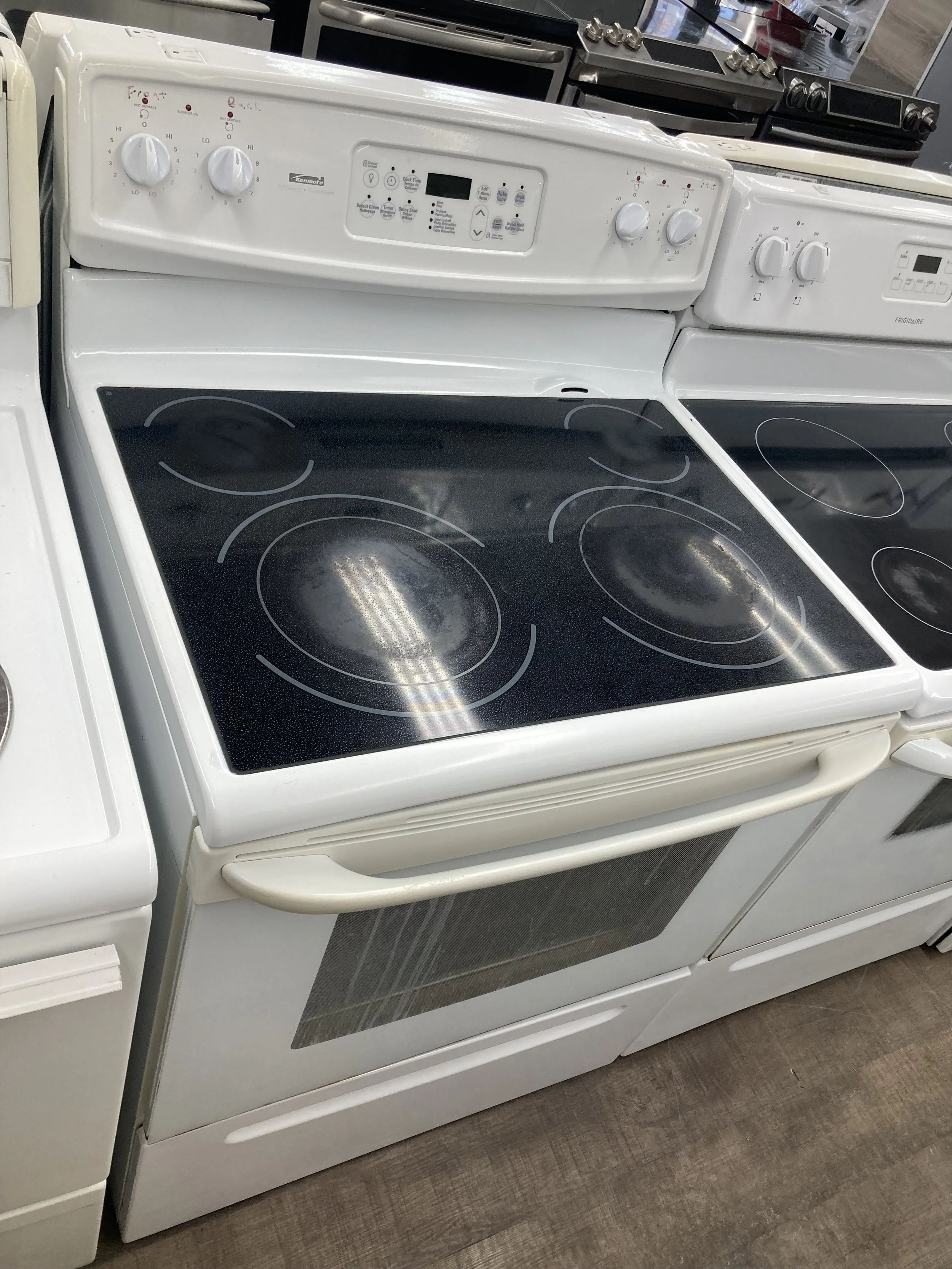 FRIGIDAIRE CUISINIERE BLANCHE VITROCERAMIQUE