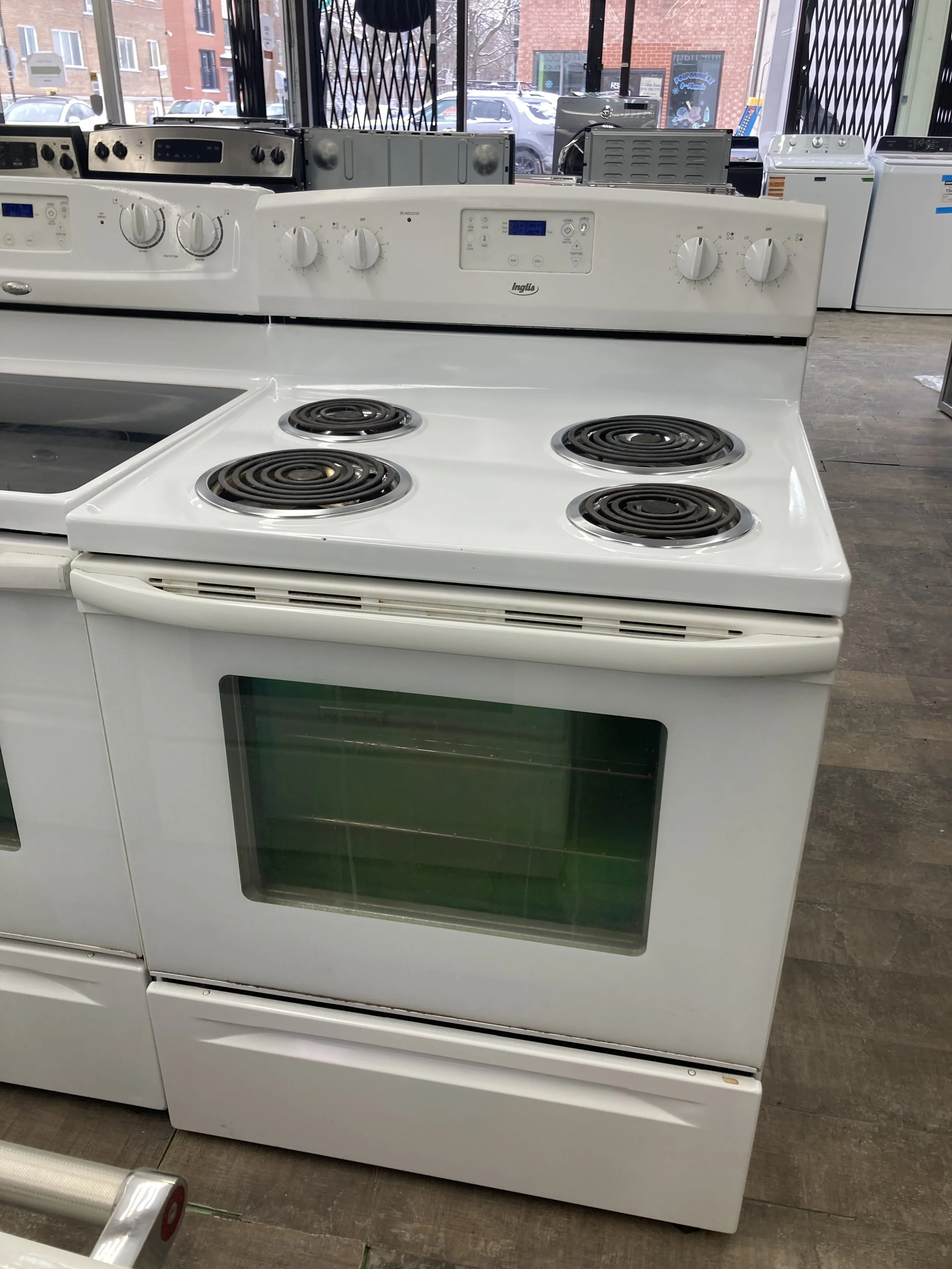 INGLIS Cuisiniere a serpentin blanche