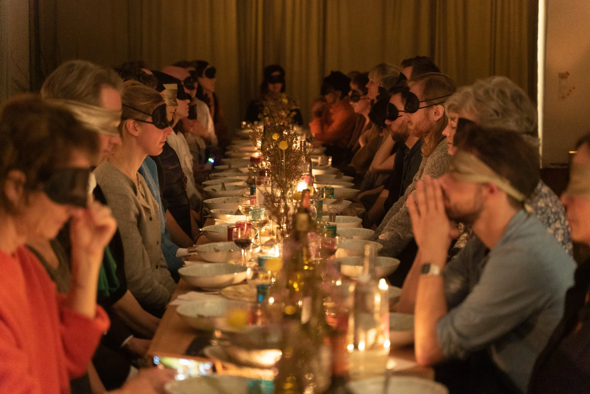 dinner augenbinden.jpg