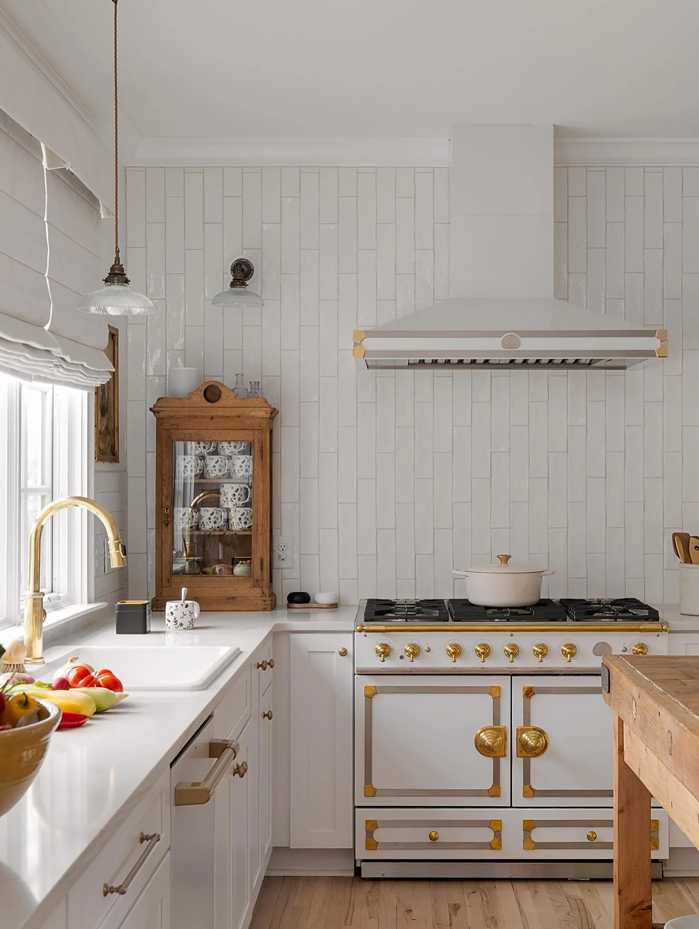 What&rsquo;s for dinner? @idlewildfarmtennessee @lacornueofficial

Interior Deign: @cityfarmhouse 

Photo: @victoria_pewitt

#idlewildfarmtennessee #cityfarmhouse #cityfarmhousestyle #kitchendesign #interiordesign  #nashvillerealestate