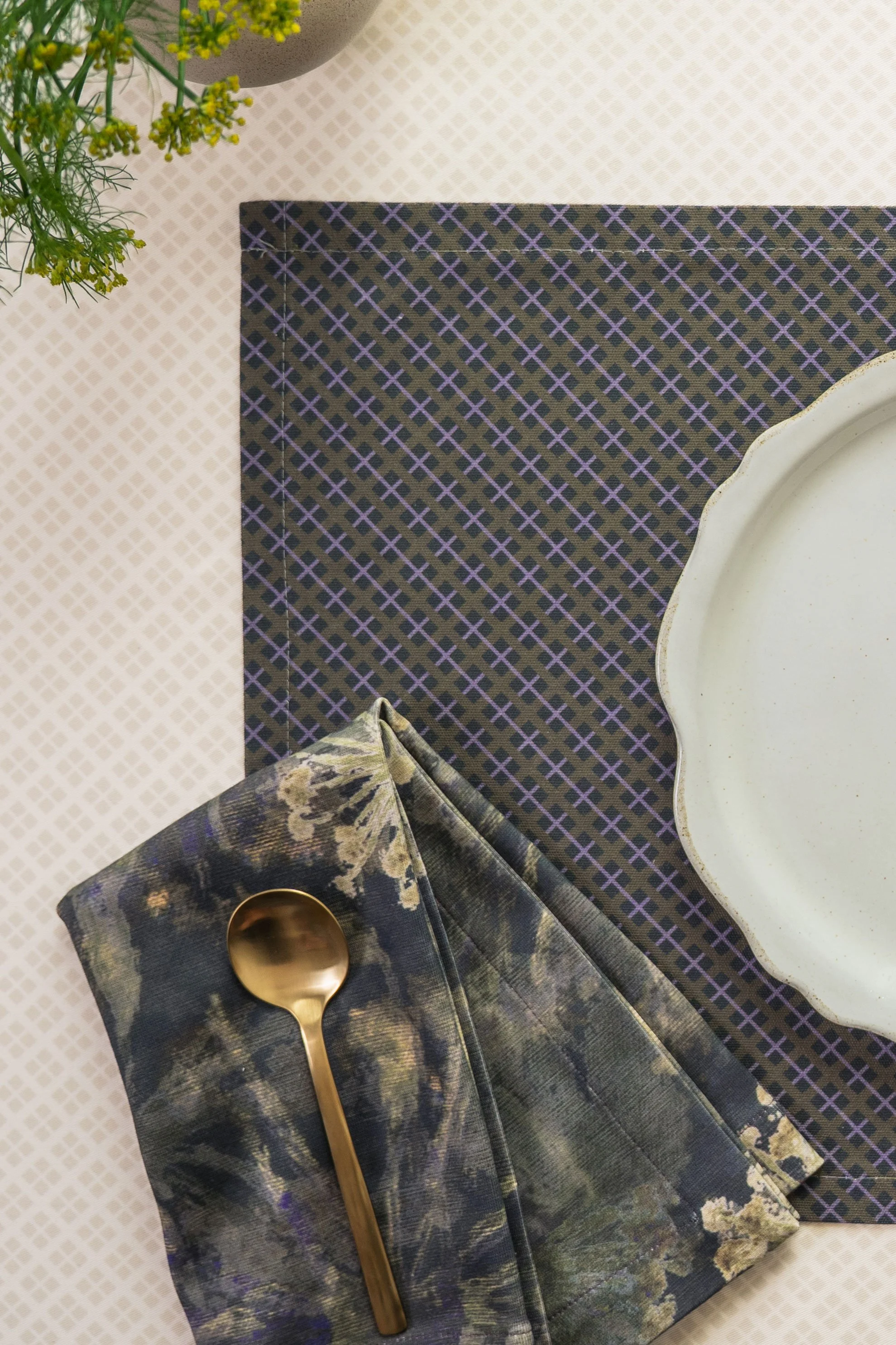 Lilac Garden Trellis Placemat
