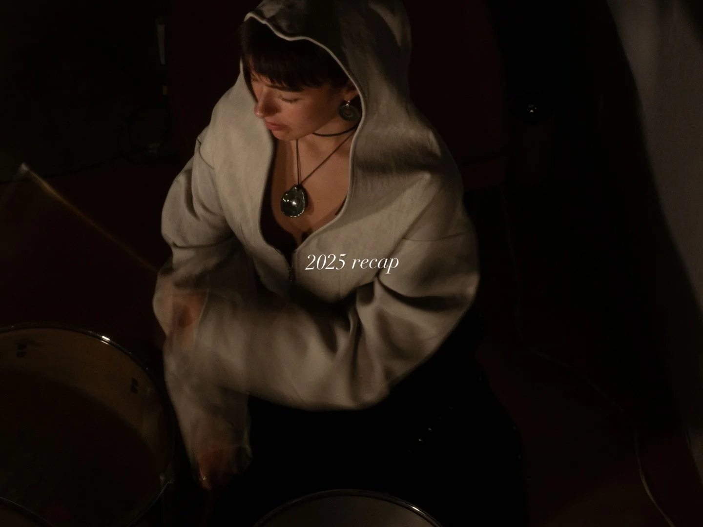 Gracias a todos los que formaron parte de este a&ntilde;o y todos sus logros. Este 2026 me emociona mucho!!! Les deseo lo mejor. Gracias por estar aqu&iacute; <3 - Lor