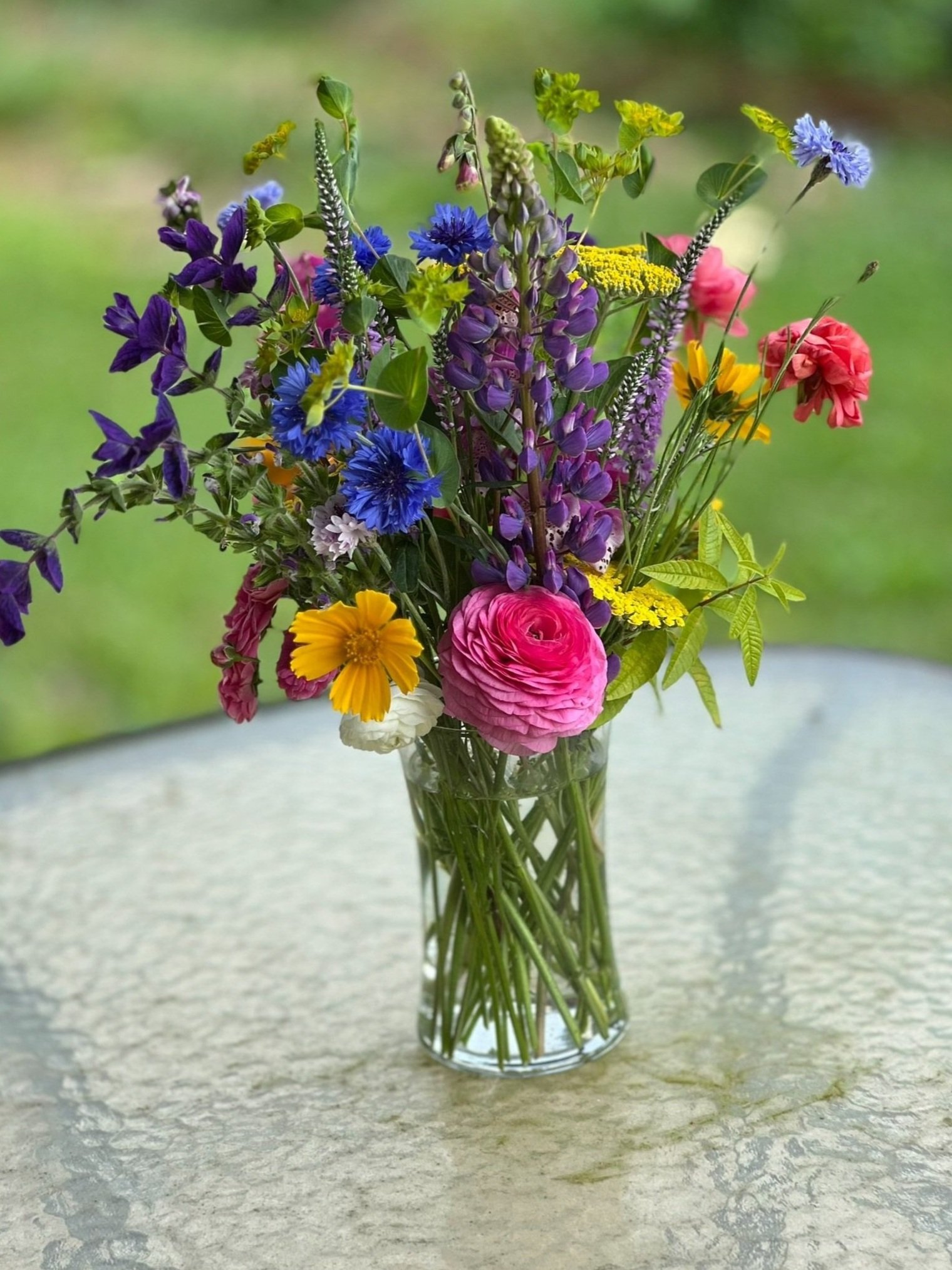 An early spring bouquet (med-large)