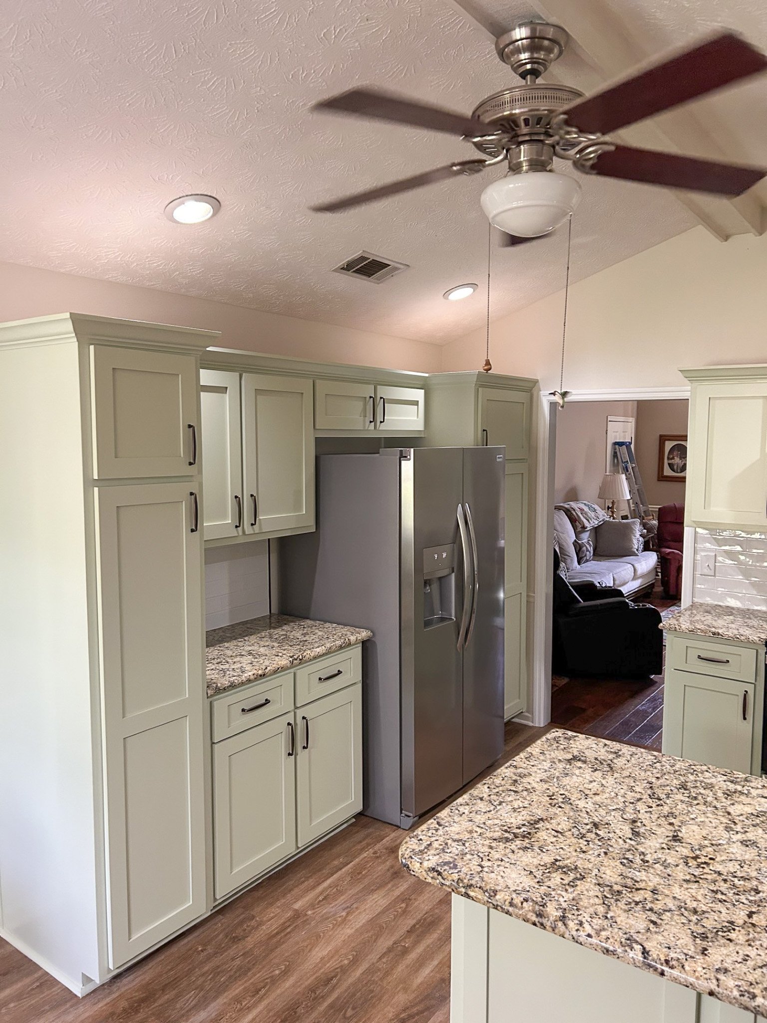 kitchen 2.jpg