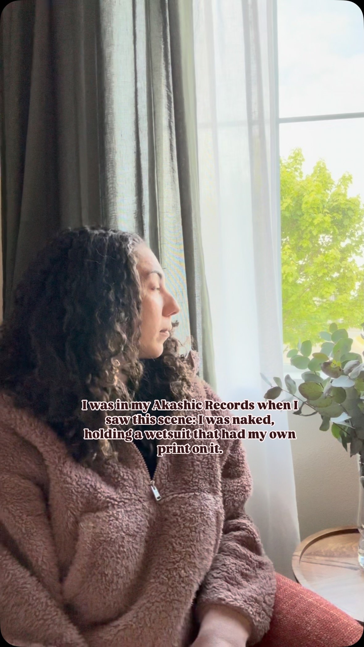 (Pt 👇) She told me that the clothes that had dressed me until now were worn out and no longer aligned with who I was becoming. I held that suit and took it all…all the feels.
I feel that this “new” Manu draws strength from her ho