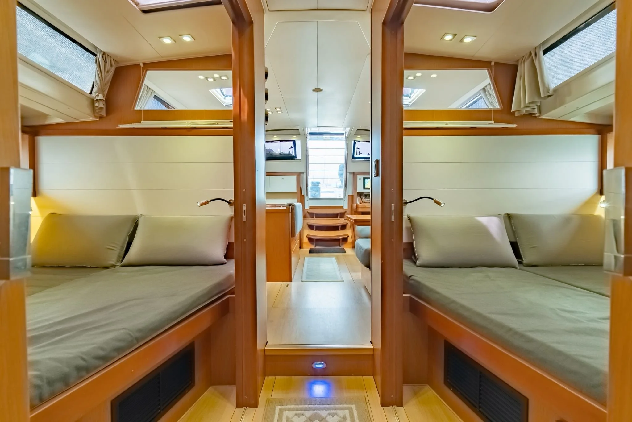 Imperia_McDYachts_Interior_10.jpg